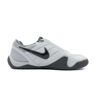NIKE AIR ZOOM FENCER WHITE/METALLIC SILVER  | 